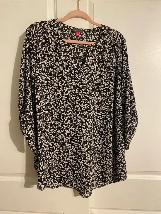 Vince Camuto Black Tunic with White Leaf Print - Picture 2 of 5